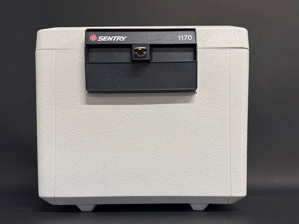 Sentry portable safe #1170