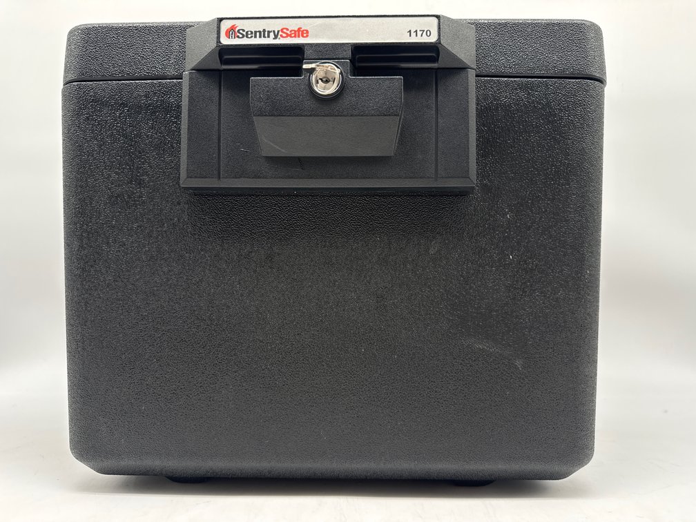 Black Sentry safe #1170 with key