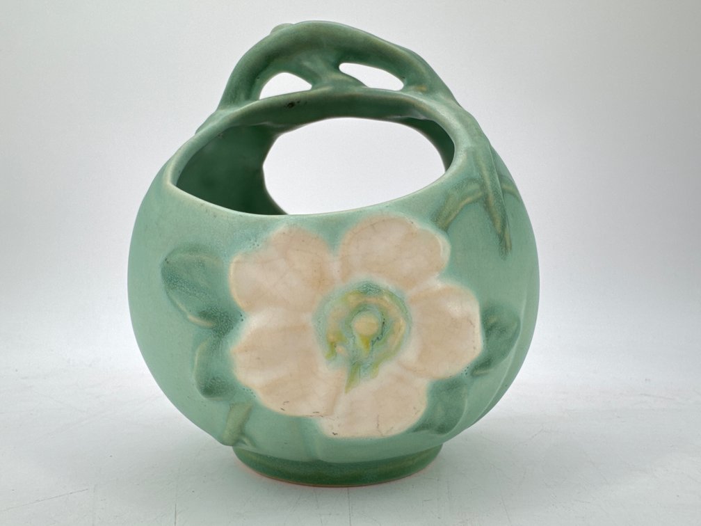 Weller art pottery basket vase "Wild rose"