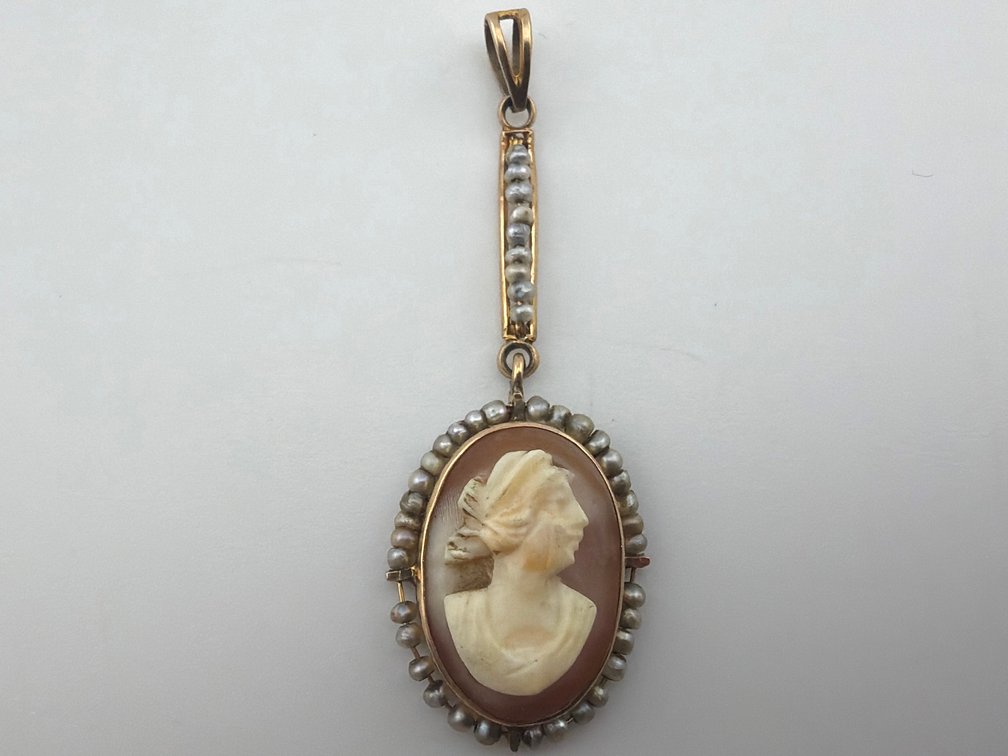 10kt Georgian era seed pearl and cameo design pendant