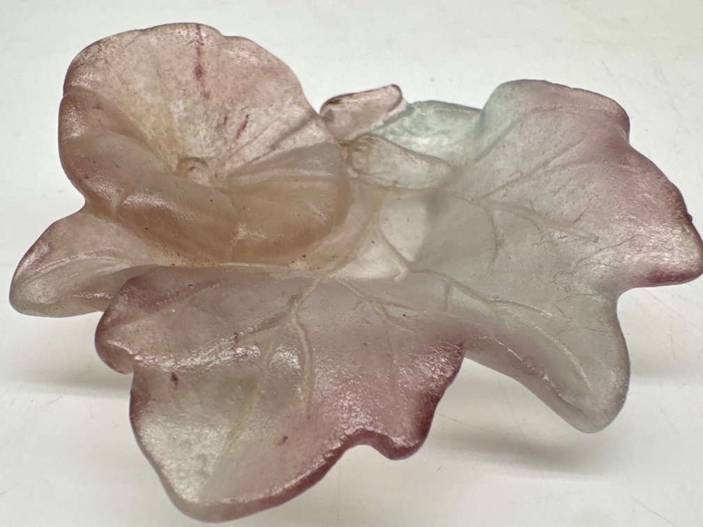 Signed Daum France pate de verre lavender small leaf bowl
