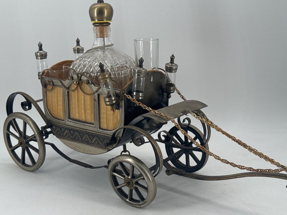 Musical Royal Carriage bar cart