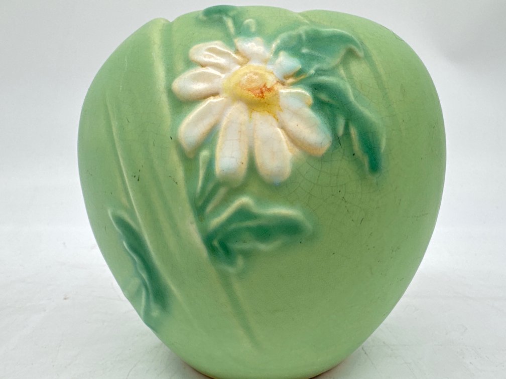 Weller art pottery vase "B3 daisy vase"