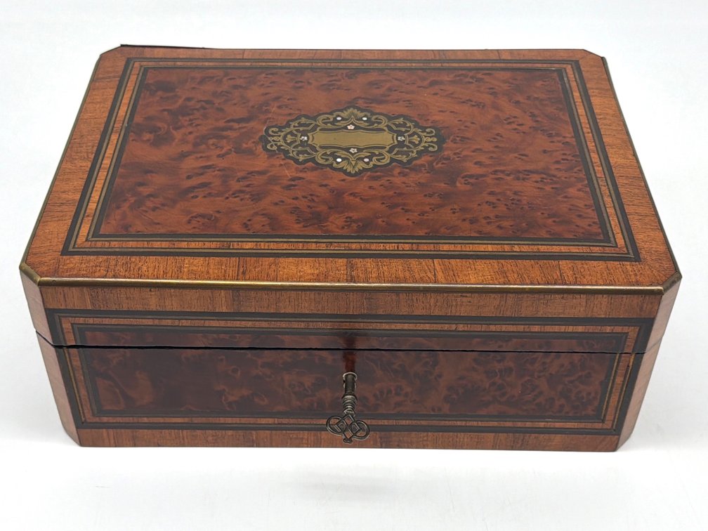 Victorian burled wood box