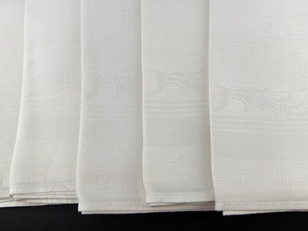 White damask napkins (10)