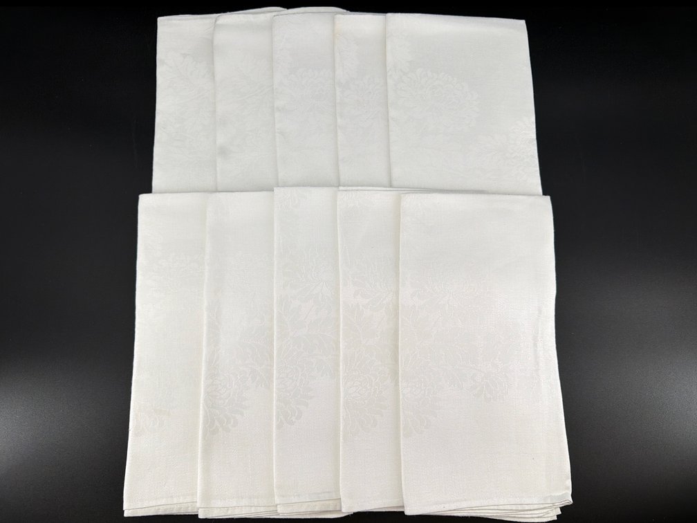 White damask napkins (10)
