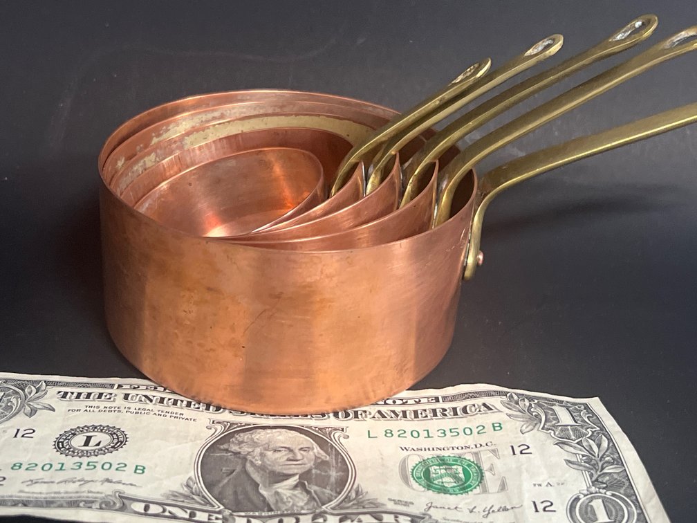 Sweet set of 5 graduated miniature French sauce pans