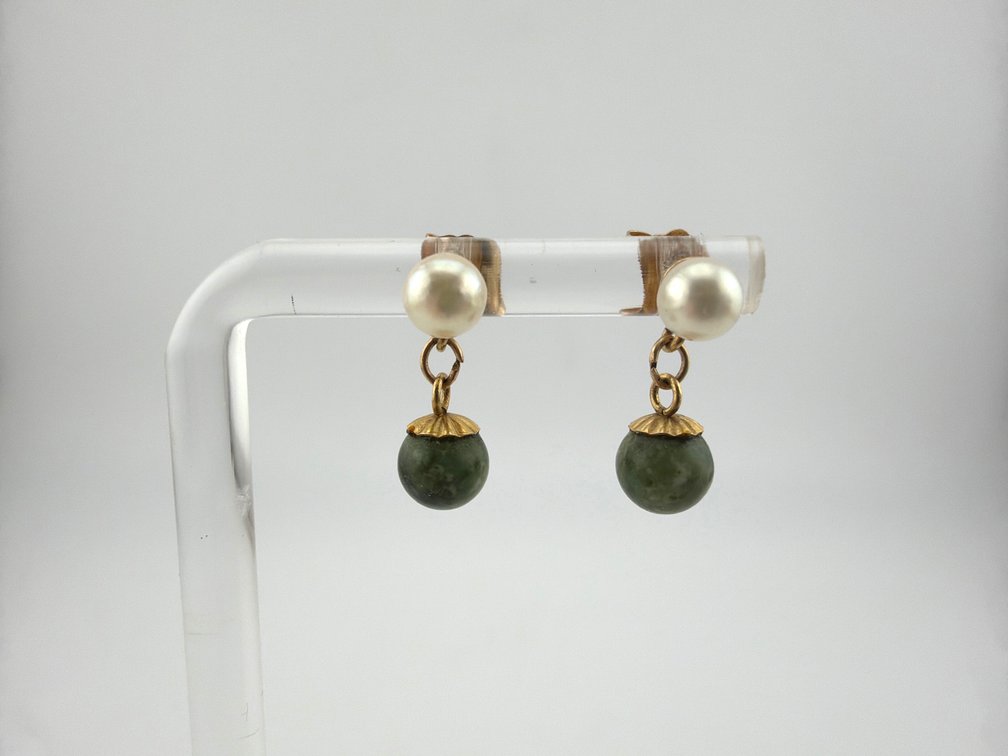 14kt pearl and jade dangle earrings