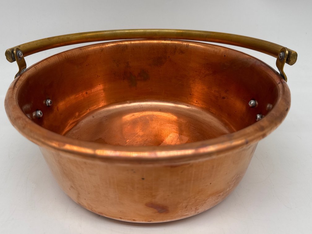 Very nice shallow copper pail with brass handle