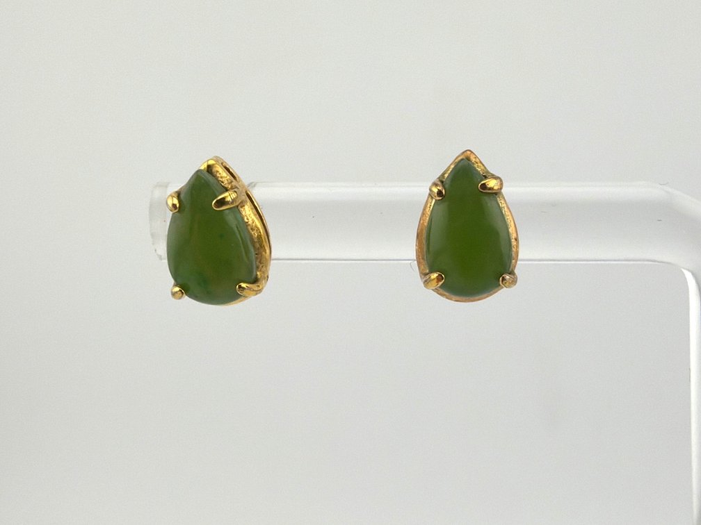 Pair of 14kt and jade tear drop stud earrings