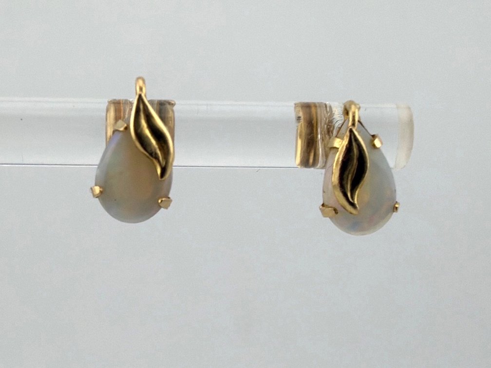 14kt opal tear drop stud earrings