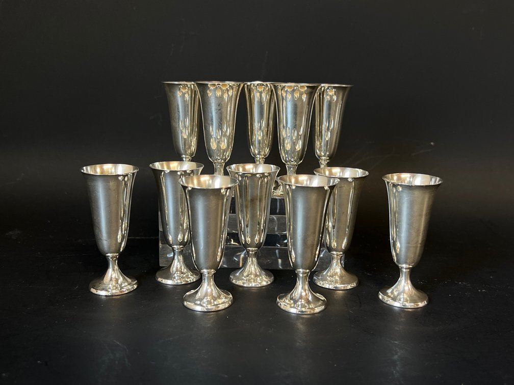 Set of 12 sterling silver cordials (non weighted)