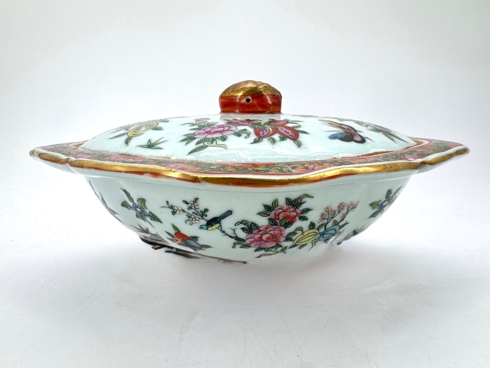 Chinese Export Rose Canton covered vegetable dish