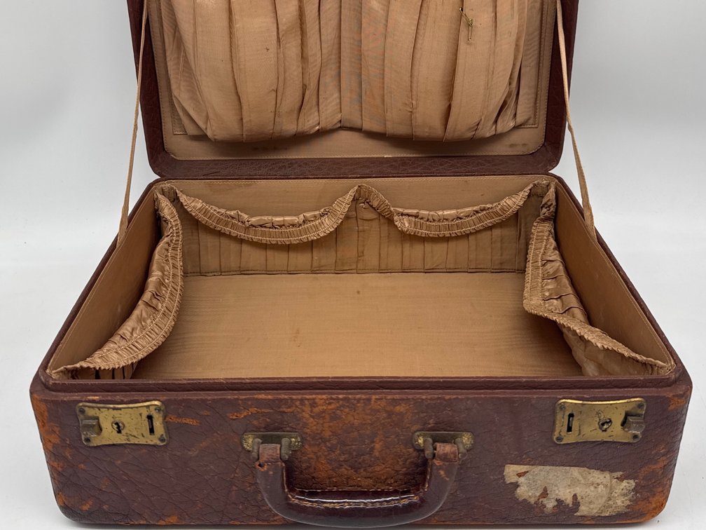 Vintage brown overnight case