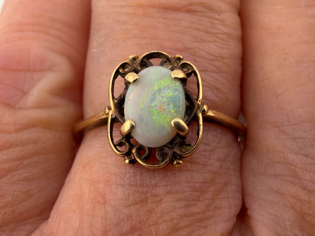 10kt opal ring
