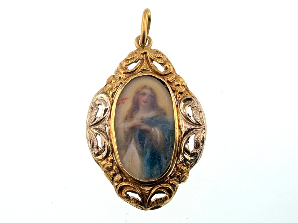 Antique 18kt religious pendant