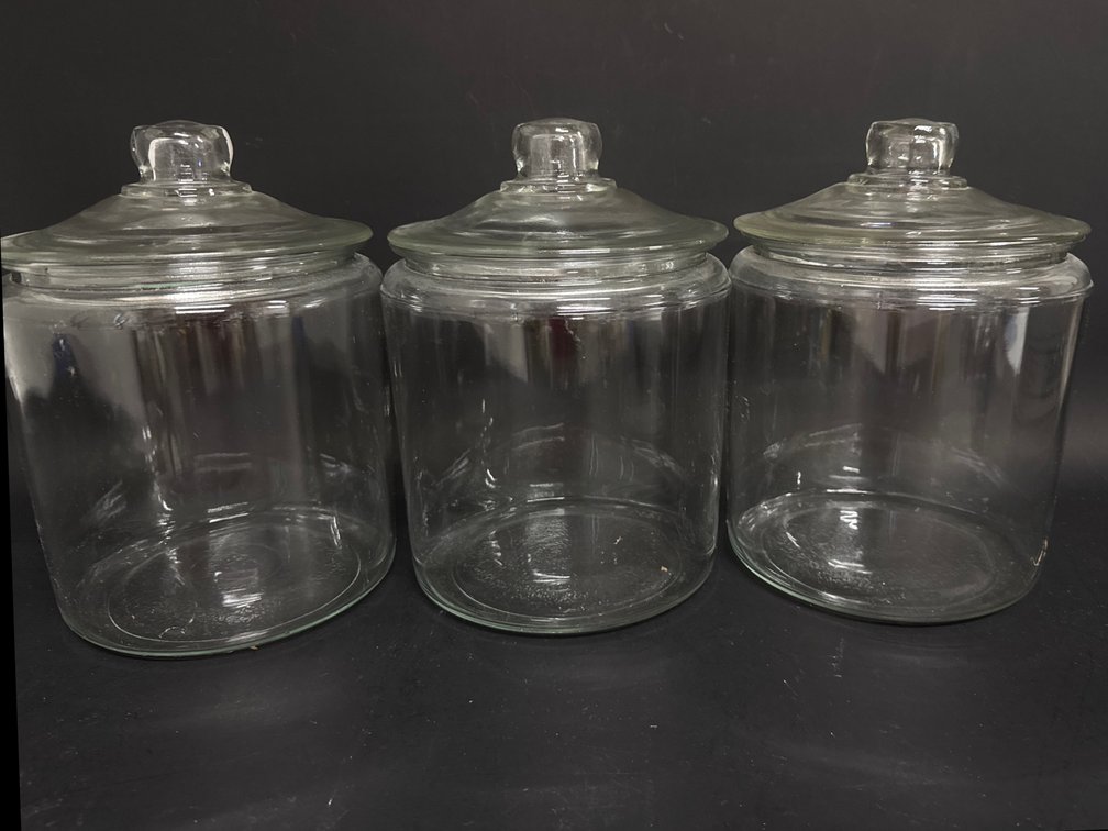 Glass canisters with lids (3)