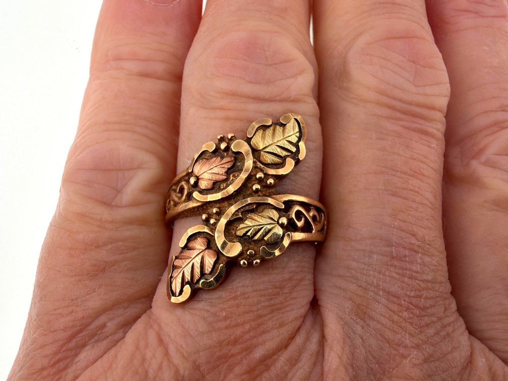 10kt Black Hills gold ring