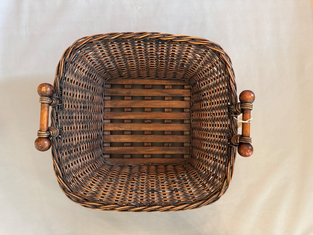 Oversize woven wicker basket with wood handles FR