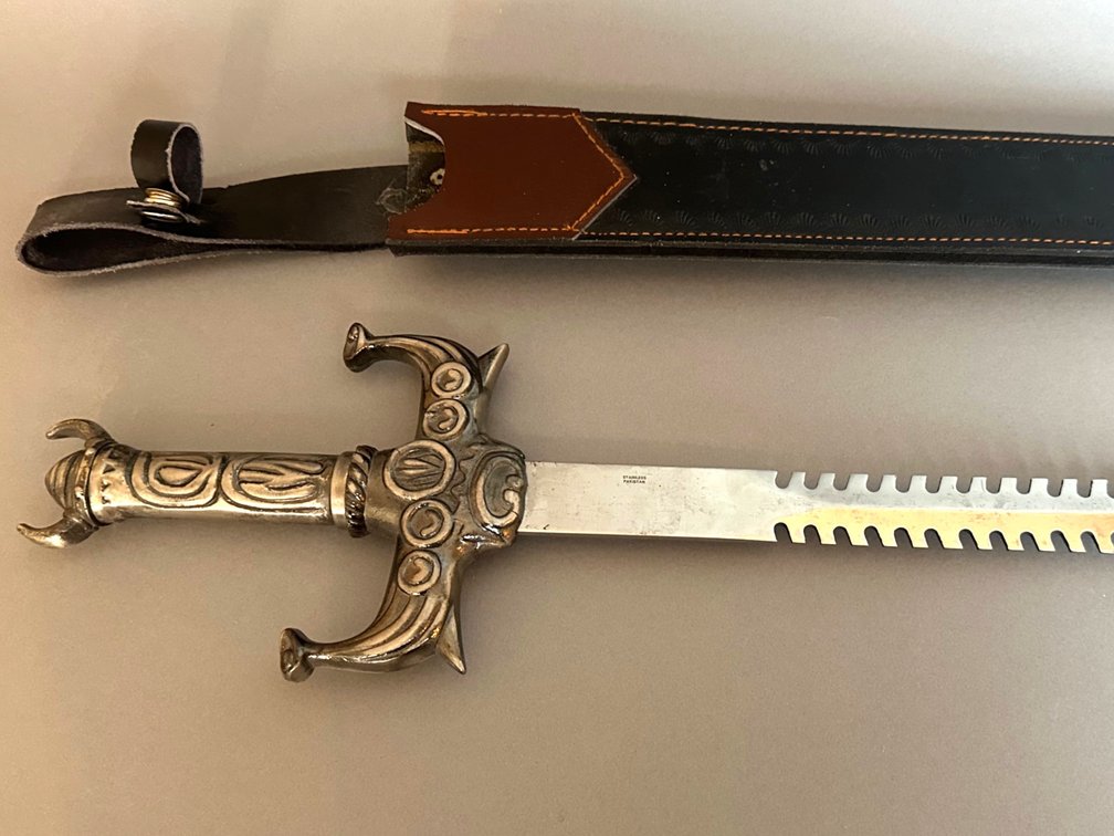 Fantasy sword with sheath DEN