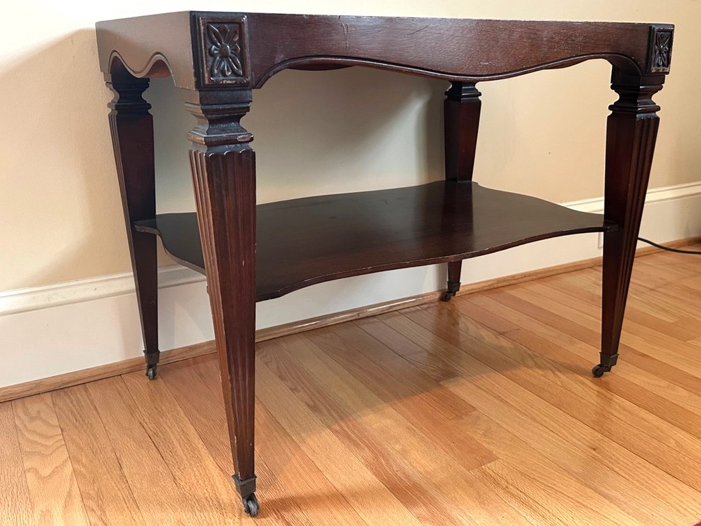 Vintage end table DEN