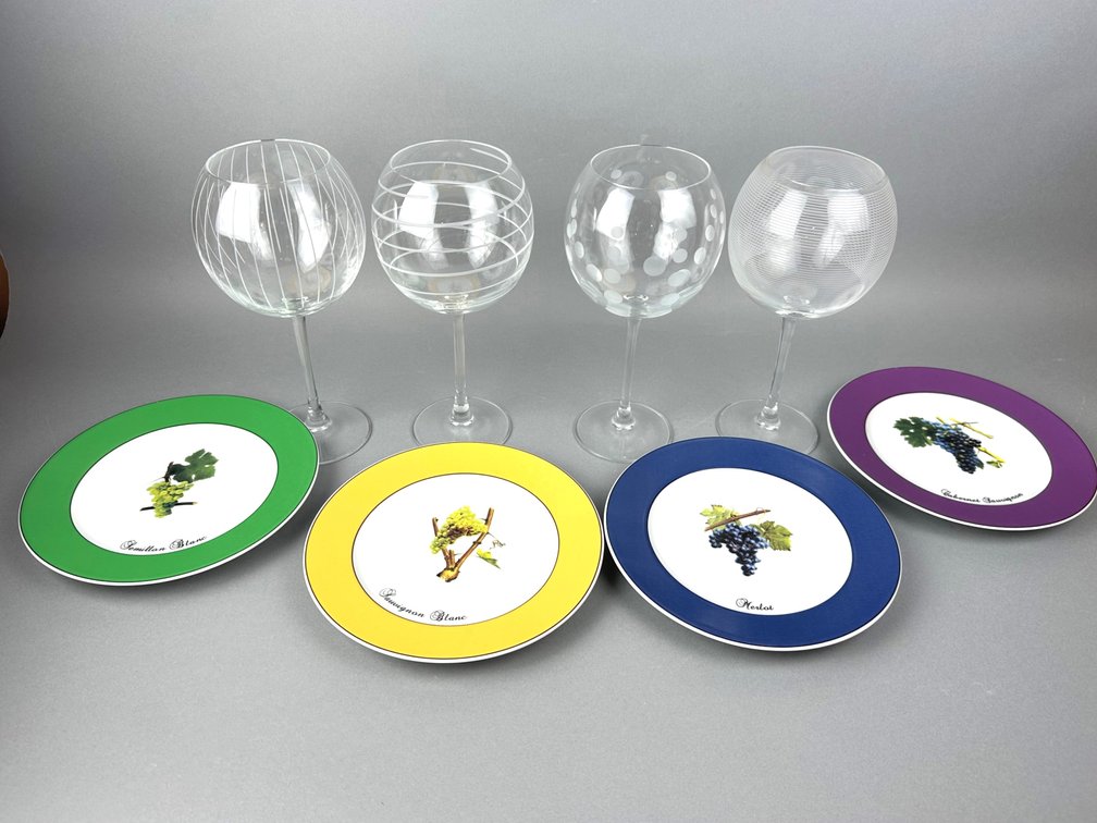 Mikasa set of 4 cheers balloon goblets and 4 wine themed "Kiss that Frog" appetizer plates K