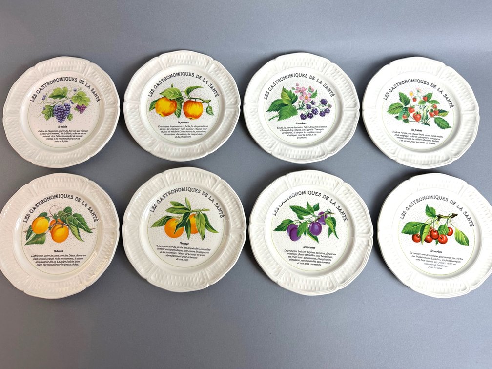 Set of 8 Gien France assorted fruit plates K