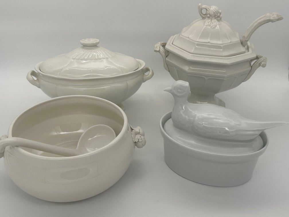 Assortment of whiteware serving pieces K