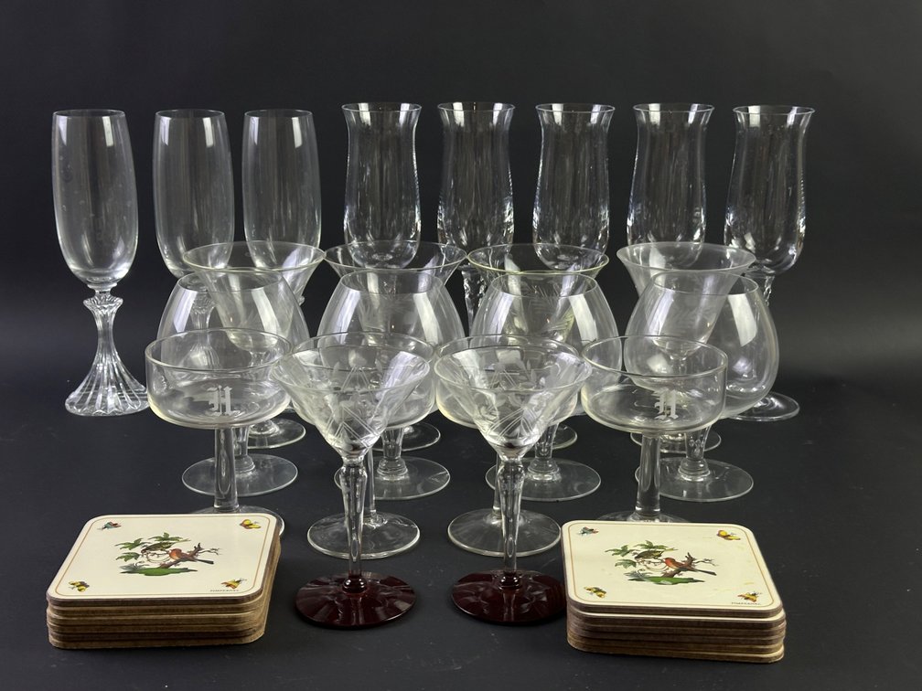 Large assorted barware lot K