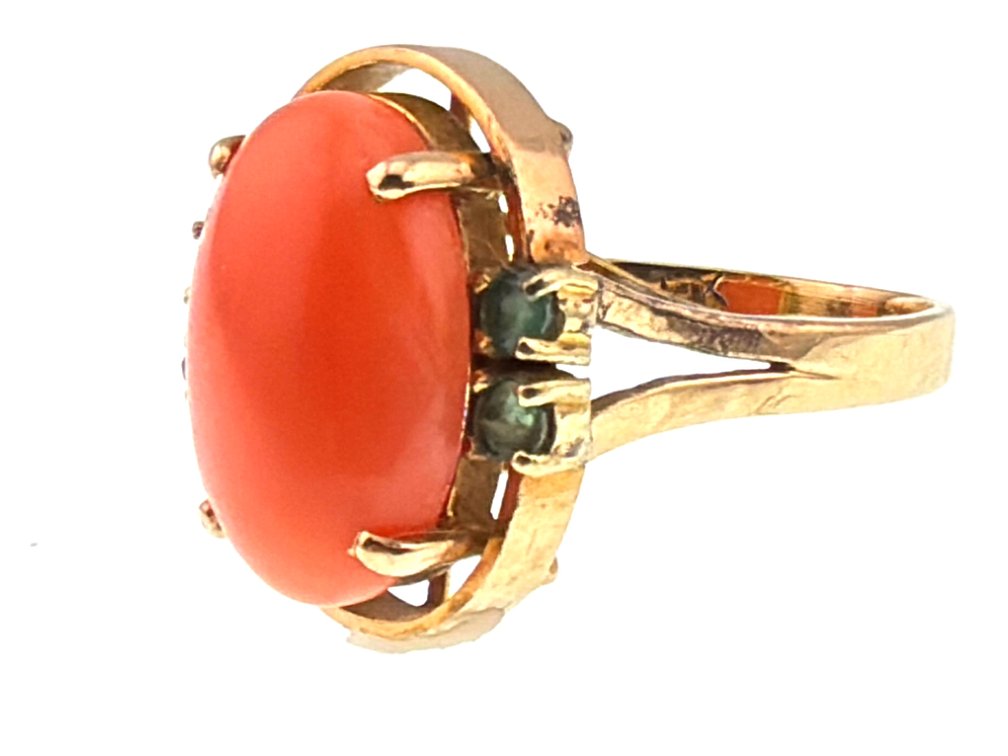 14kt coral cabochon and emerald accent ring
