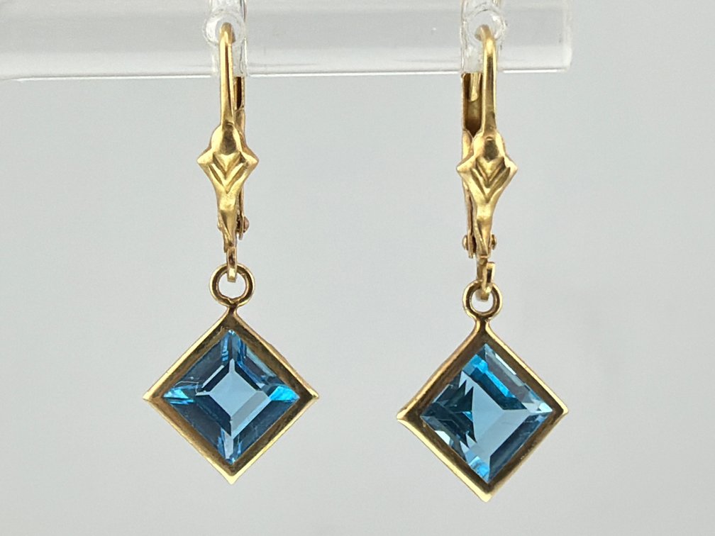 14kt blue topaz dangle earrings