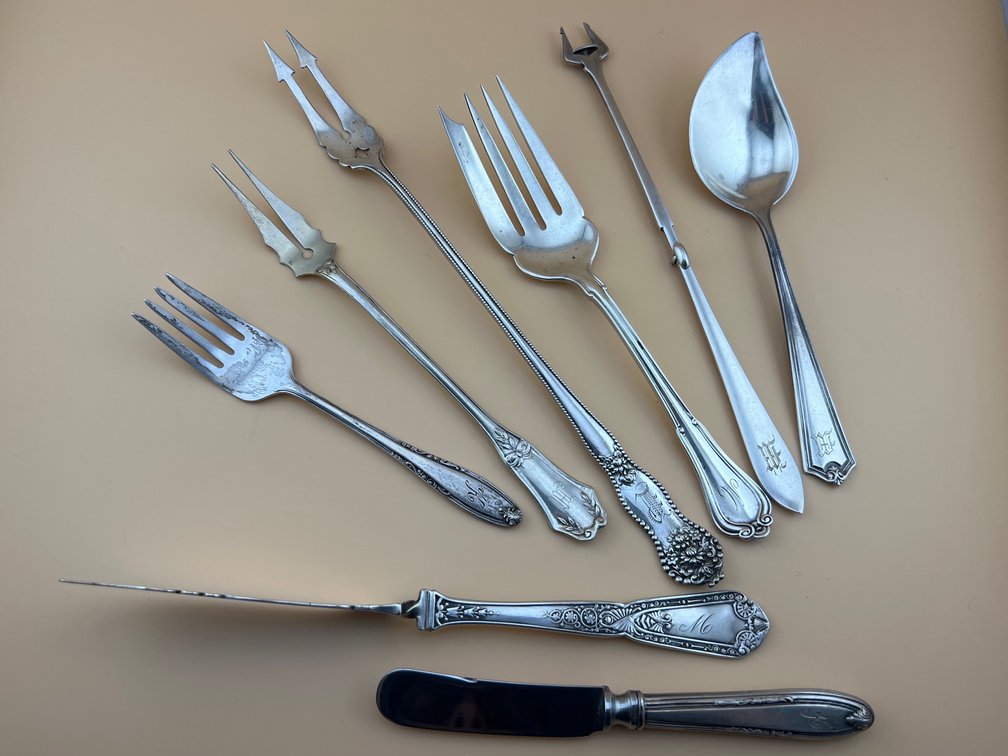 Selection sterling silver serving flatware; BX
