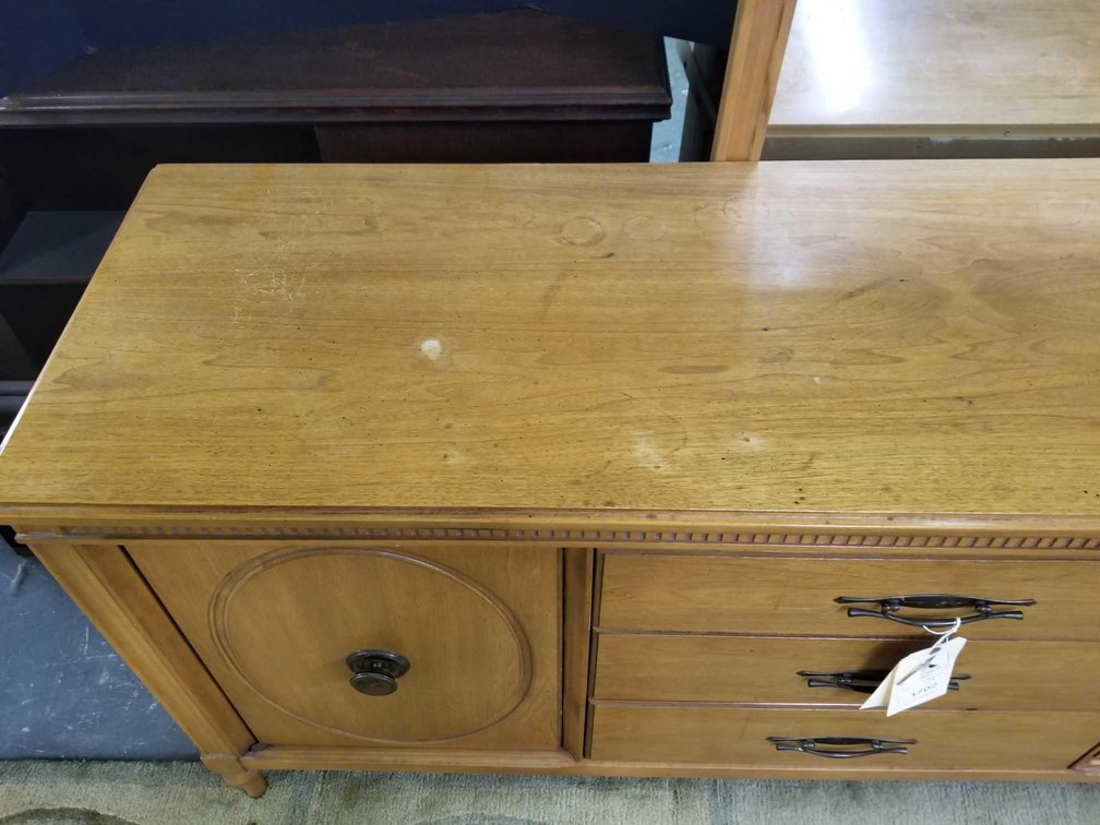 Image for Alderfer Online - Resellers Gallery Liquidation (Part 8 of 10) | Features... - Frazer, PA: Closing 1-14-19