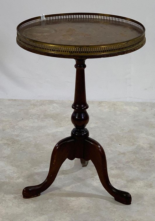 Accent Table by Schott Furniture