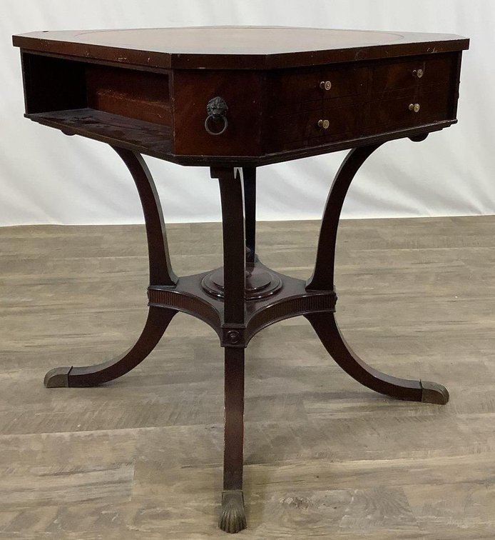 Duncan Phyfe Style Table