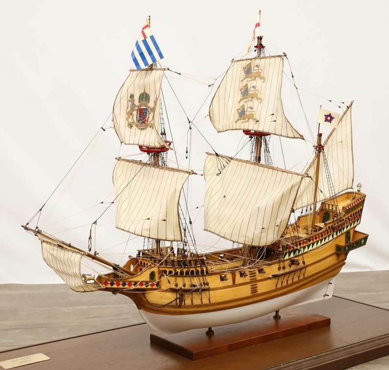 1577 Galleon "Golden Hind" Ship Model
