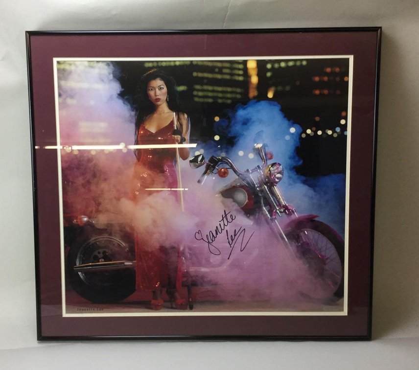 Jeanette Lee signature