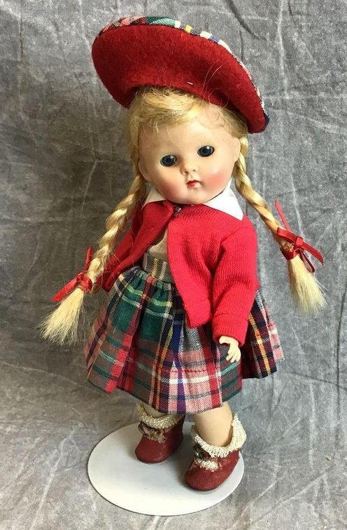 VOGUE GINNY PL STRUNG DOLL.