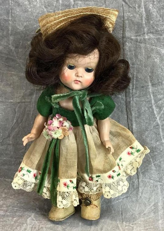 VOGUE GINNY PL STRUNG DOLL.