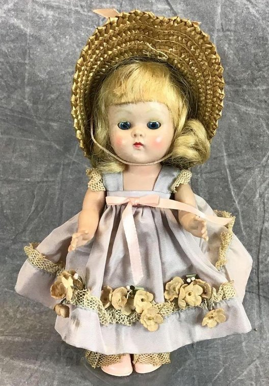 VOGUE GINNY PL STRUNG DOLL.