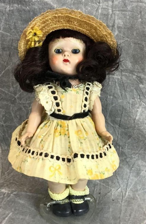 VOGUE GINNY PL STRUNG DOLL.