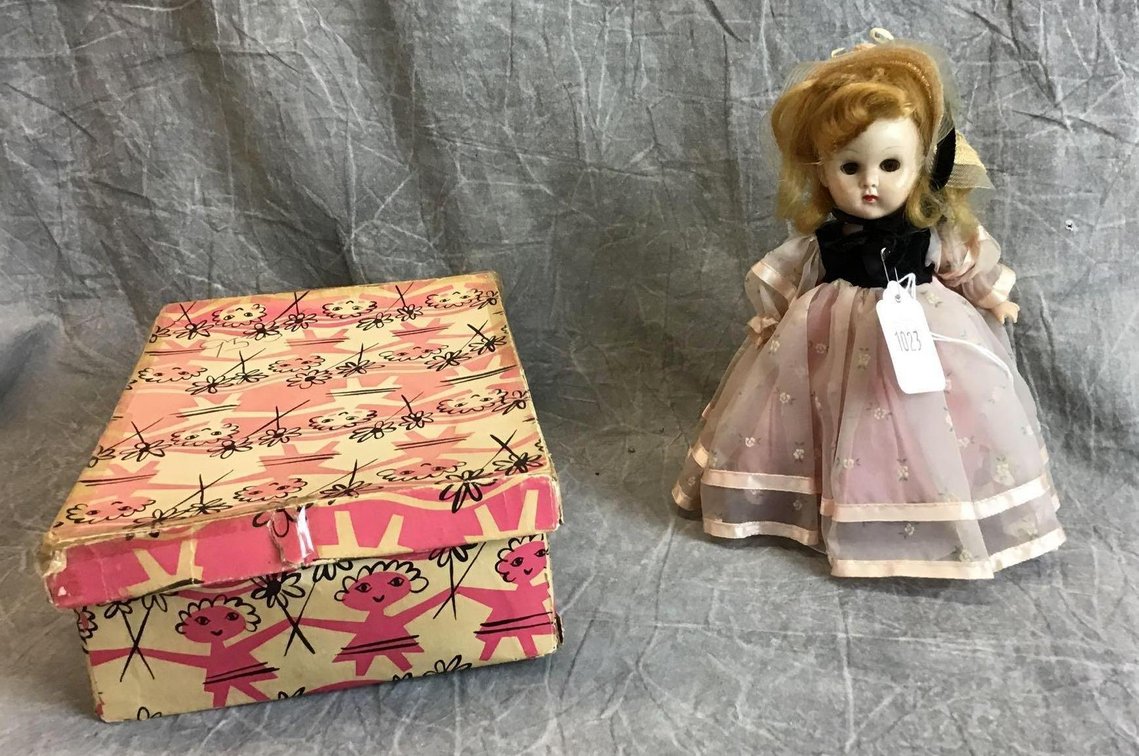 VOGUE GINNY MLW DOLL.