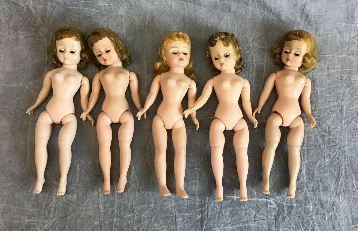 LOT OF MADAME ALEXANDER CISSETTE DOLLS.