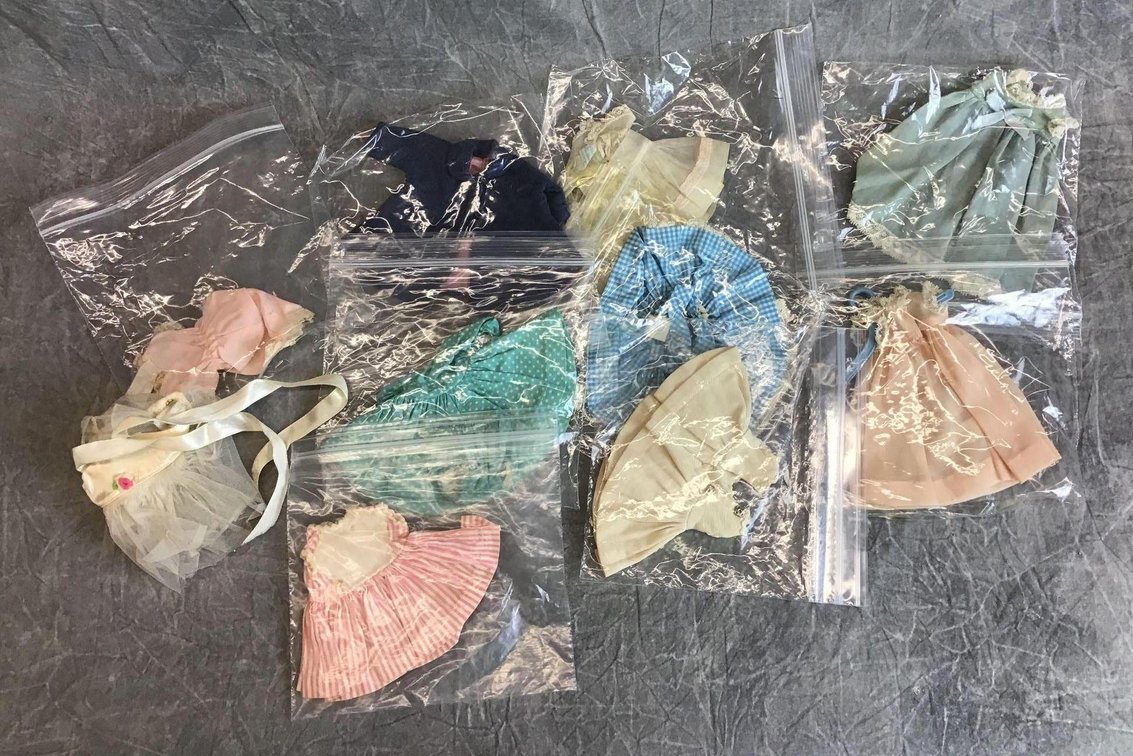 LOT OF TAGGED ALEXANDER CLOTHING.