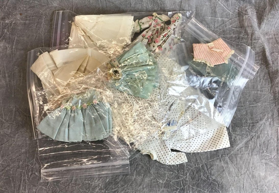 LOT OF TAGGED ALEXANDER CLOTHING.