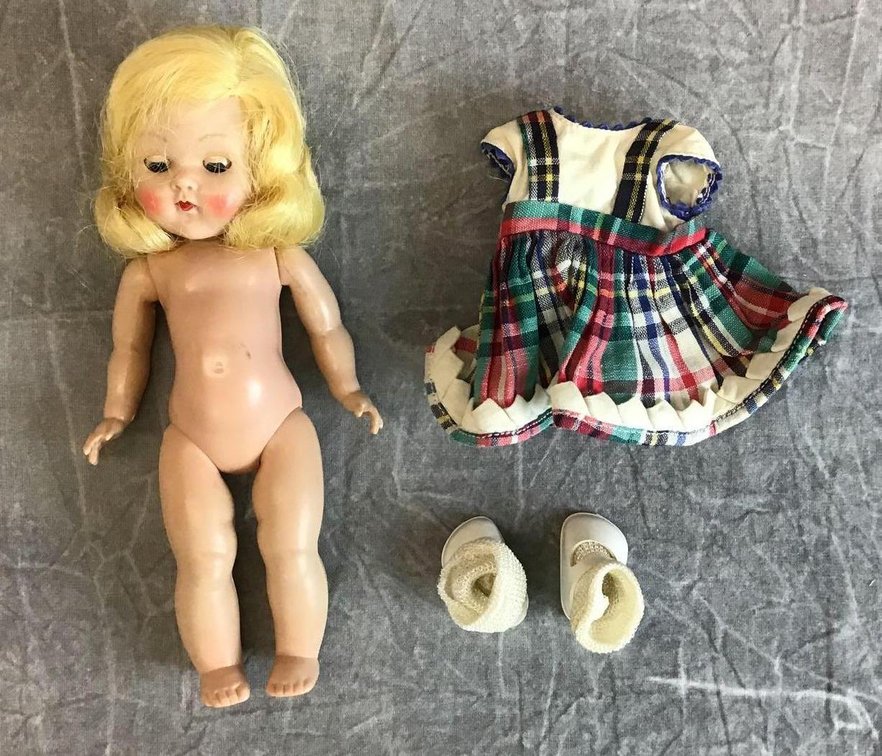 VOGUE GINNY PL STRUNG DOLL.