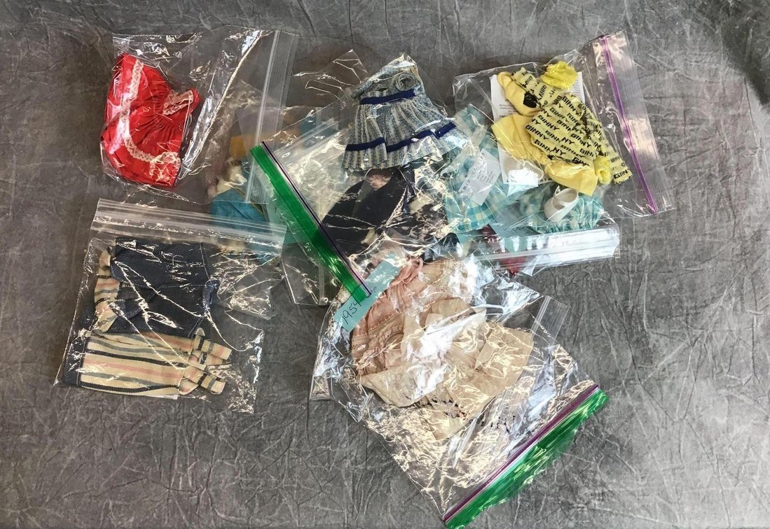 LOT OF VOGUE GINNY CLOTHING/ACCESSORIES.