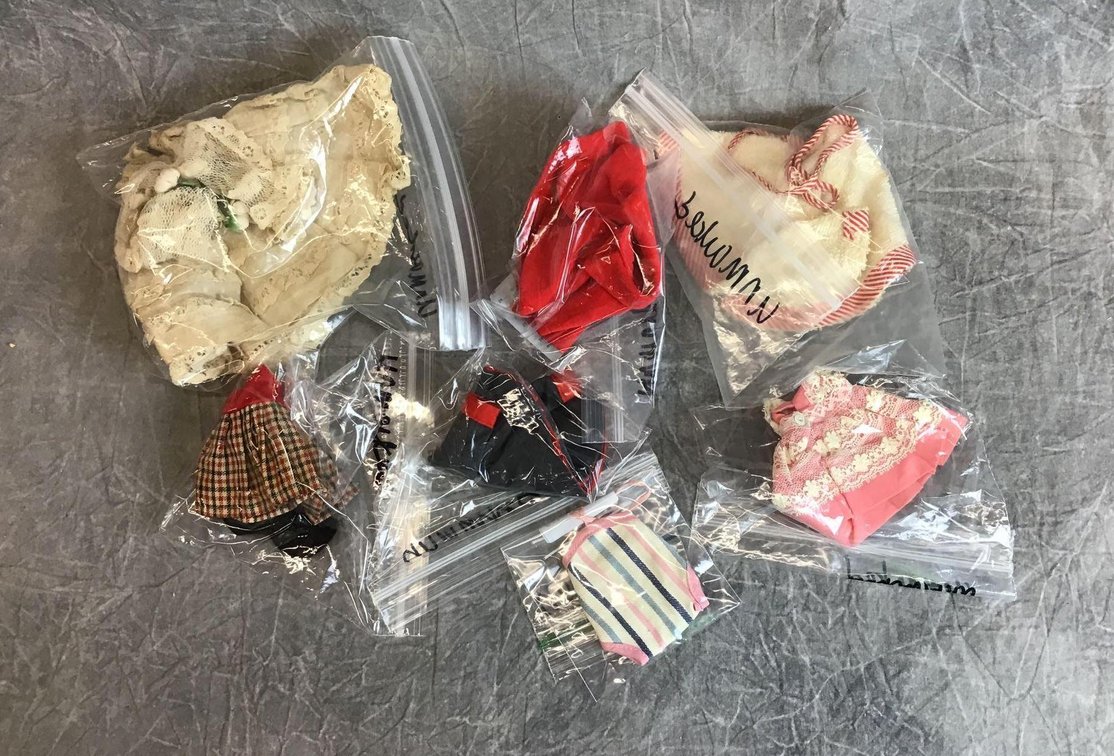 LOT OF VOGUE GINNY CLOTHING/ACCESSORIES.