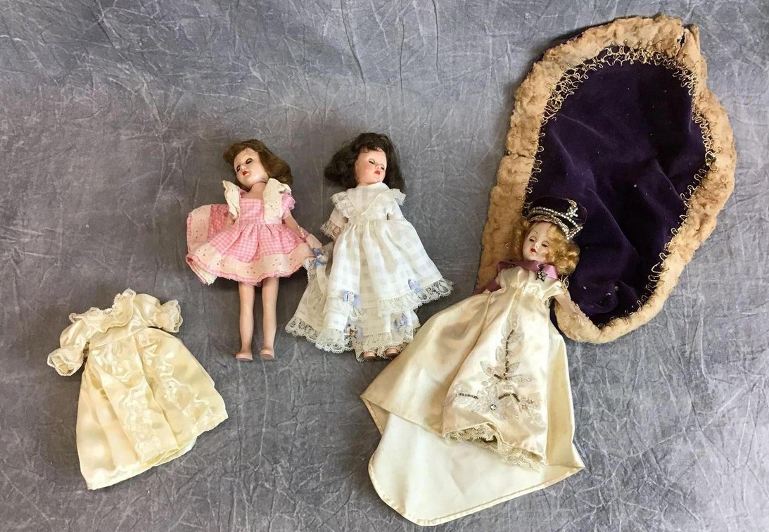 LOT OF (3) SANDRA SUE HP DOLLS.