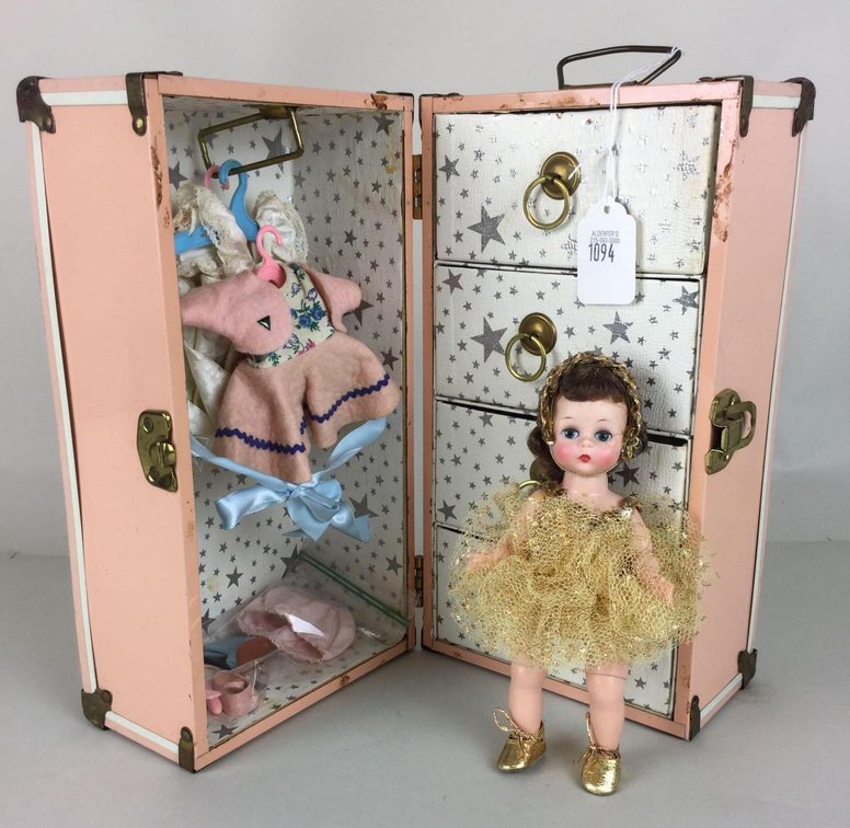 MADAME ALEXANDER 8" BKW DOLL, TRUNK.